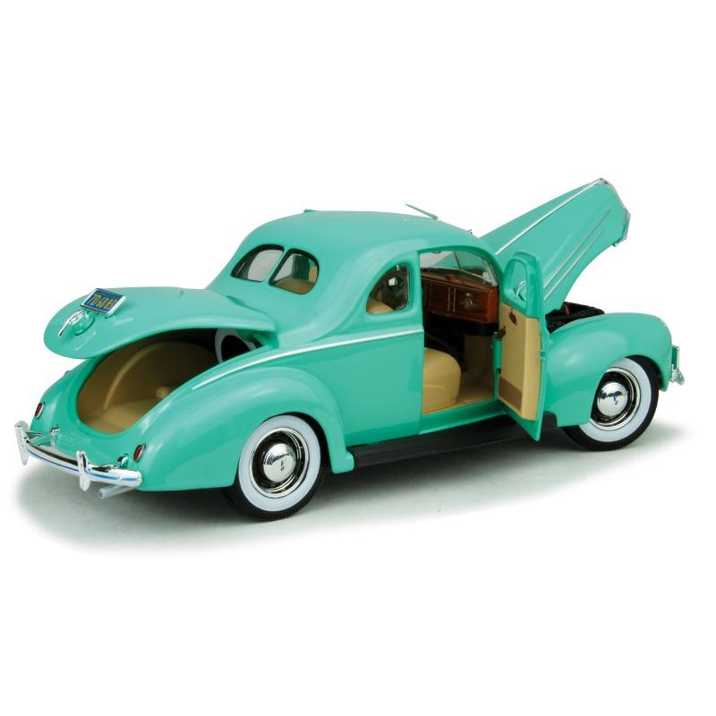 Maisto Scale Cast 1939 Ford Deluxe Coupe