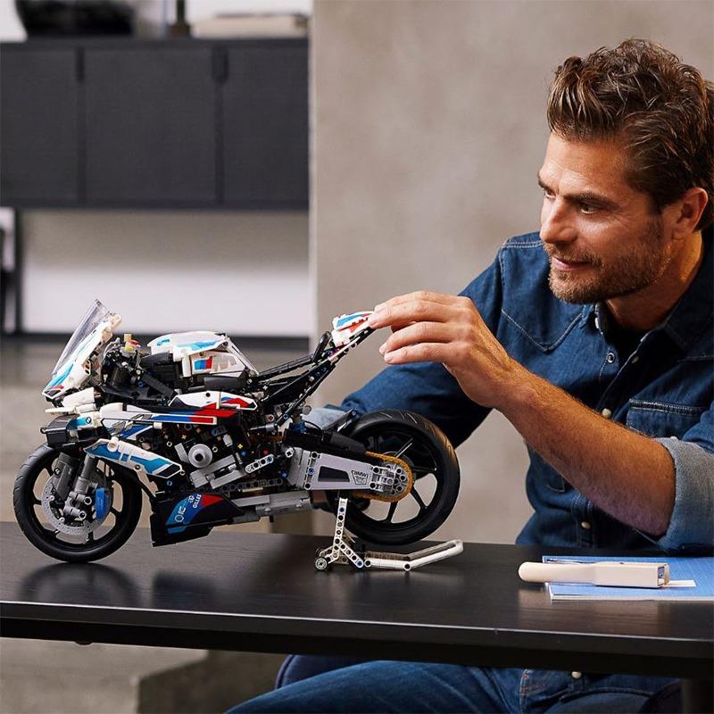 LEGO Technic BMW M 1000 RR Motorbike Building Kit
