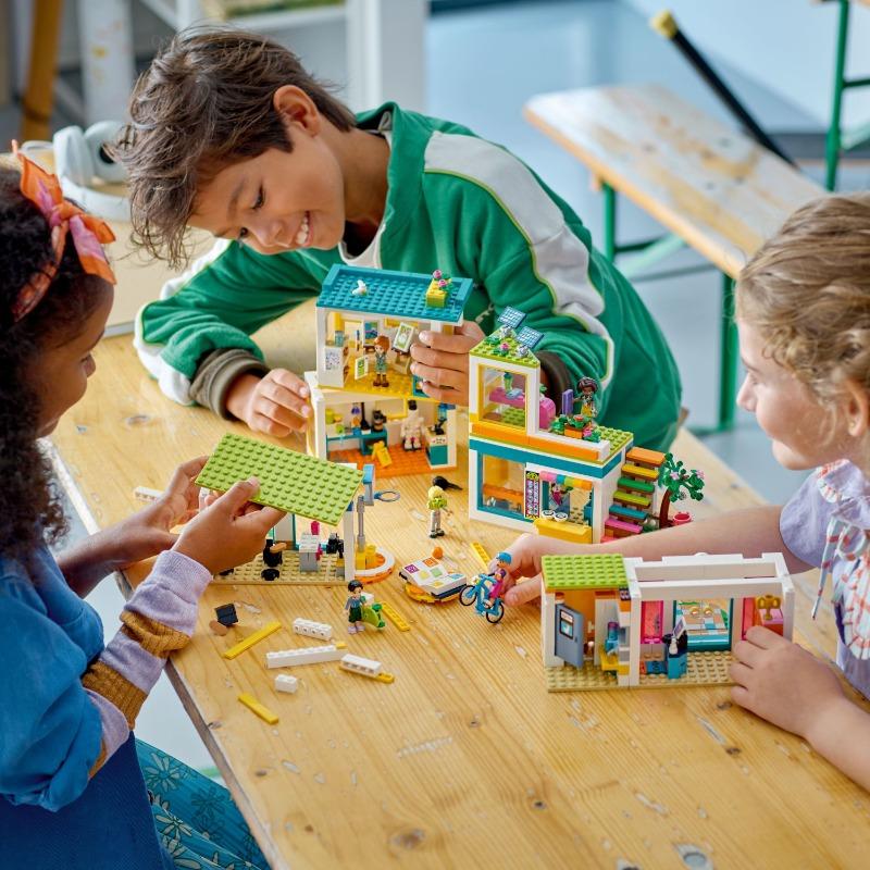 LEGO Friends Heartlake School Building Toy Set - 985 Pcs 41731