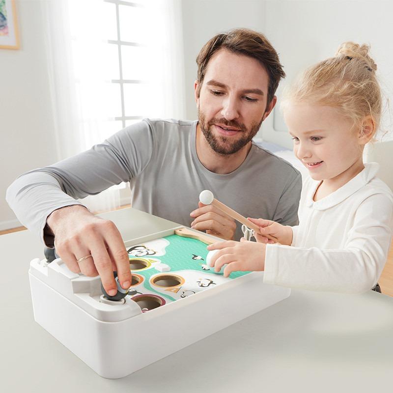 Top Bright Adelie Penguin Snowball Desktop Game