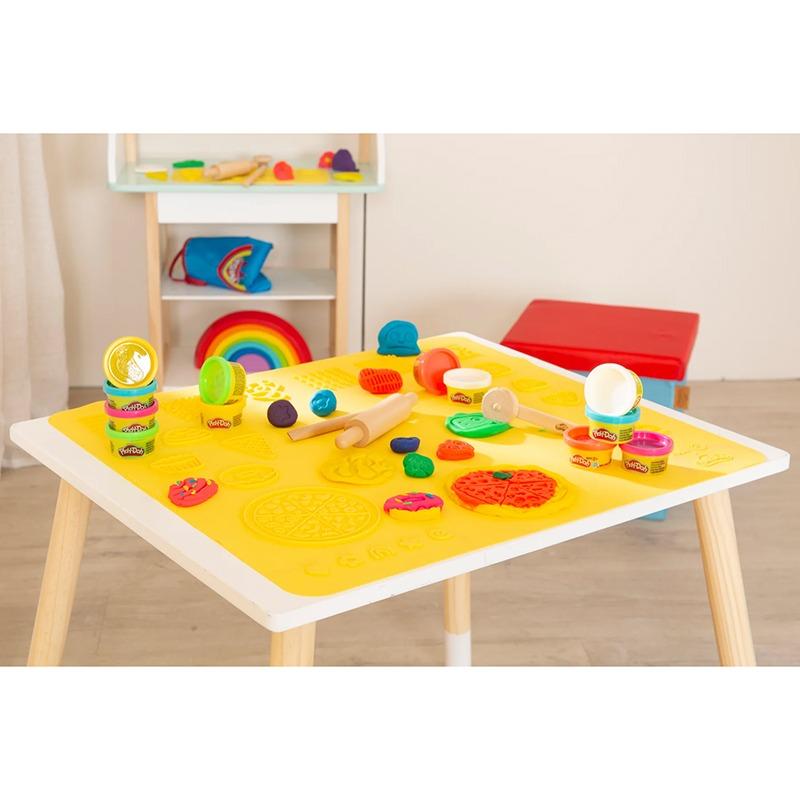 Play-Doh Children's Seating Group with Modelling Accessories
