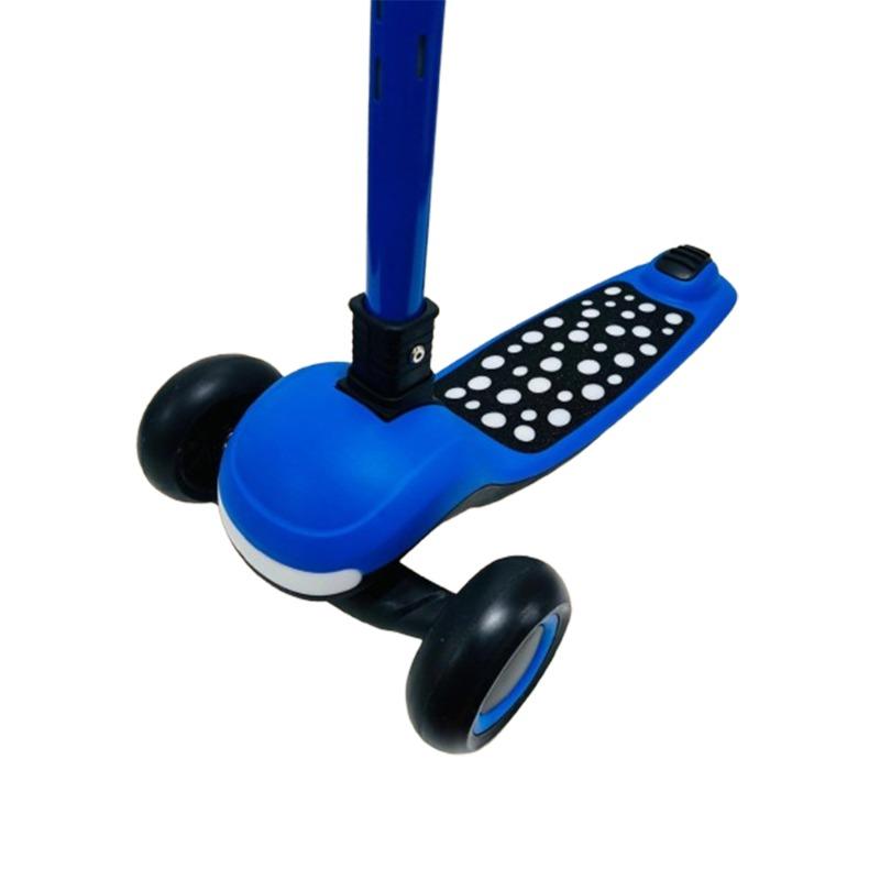 سكوتر ثلاثي العجلات مزود بأضواء – أزرق