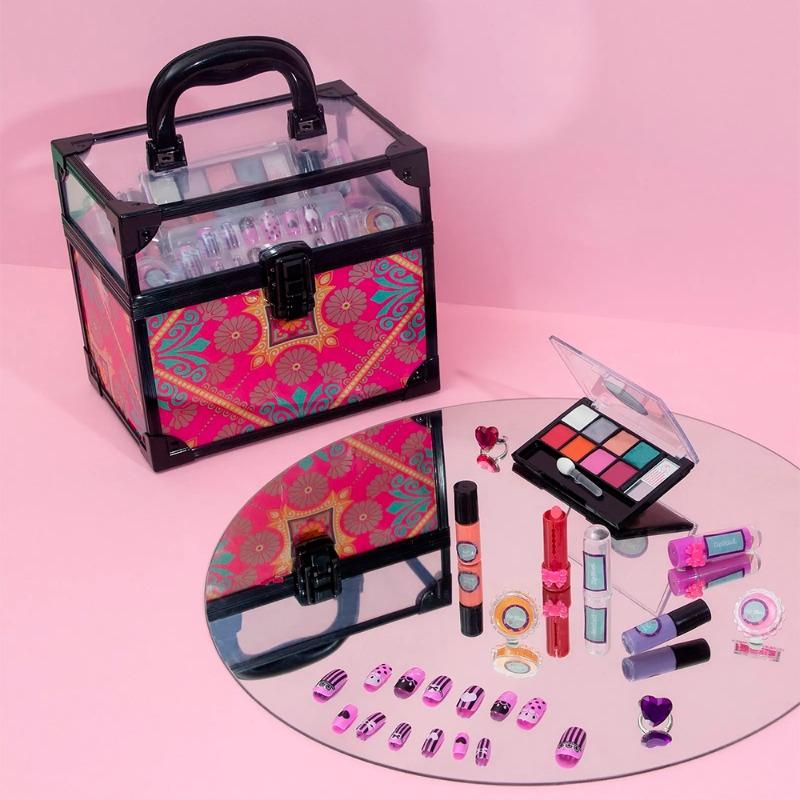Shush My Makeup Vanity Case 55 Pcs