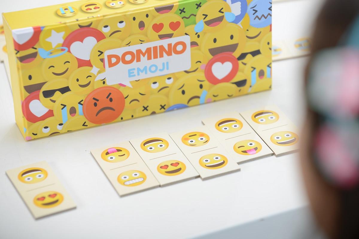 Domino Emoji