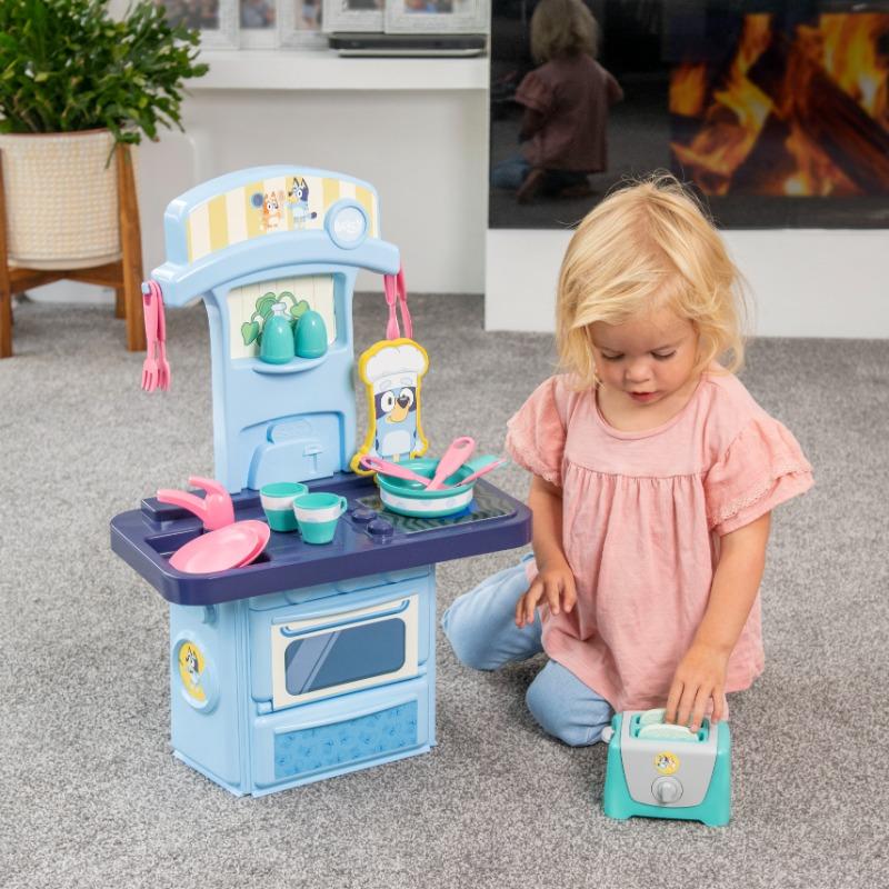 Bluey Small Kitchen Bluey with Toaster 17 Piece - Blue