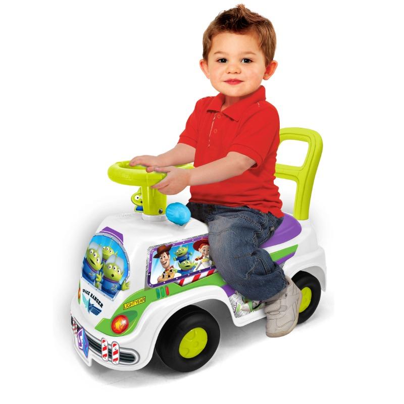 مركبة مغامرات الفضاء بالأضواء والأصوات