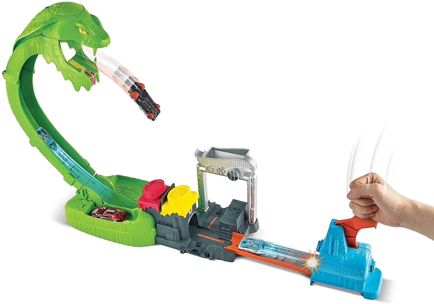 Hot Wheels Toxic Snake Strike Challenge Play Set