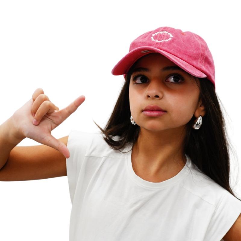 قبعة ترند لون أحمر