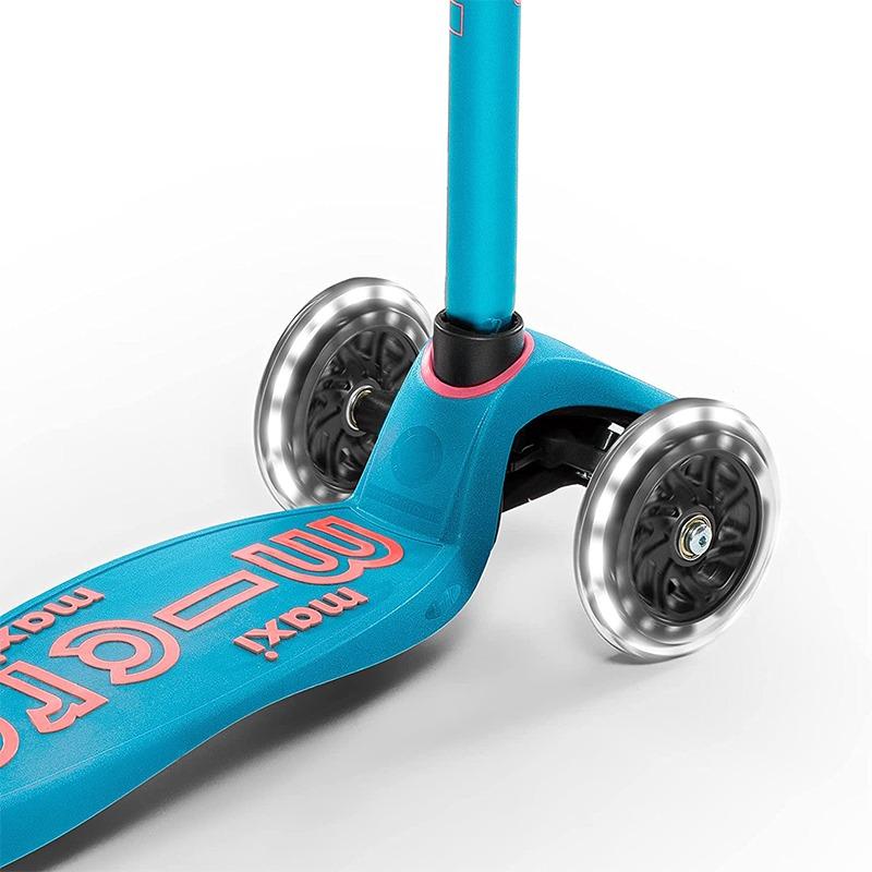 مايكرو ماكسي - سكوتر ديلكس مع إضاءة العجلات - أزرق