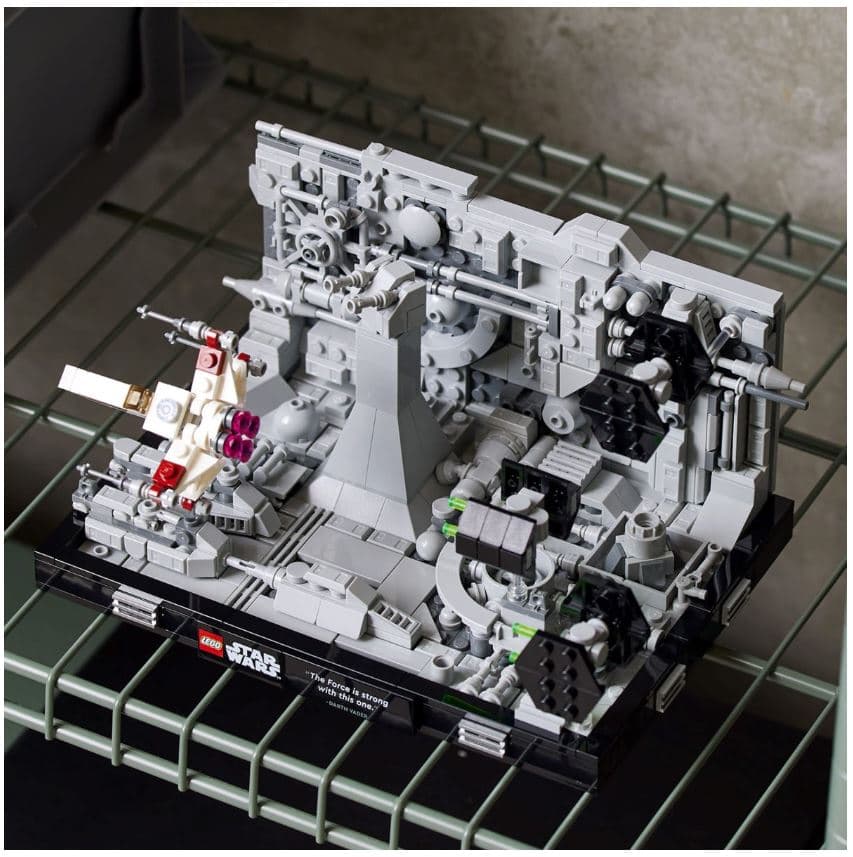LEGO Star Wars Death Star Trench Run Diorama