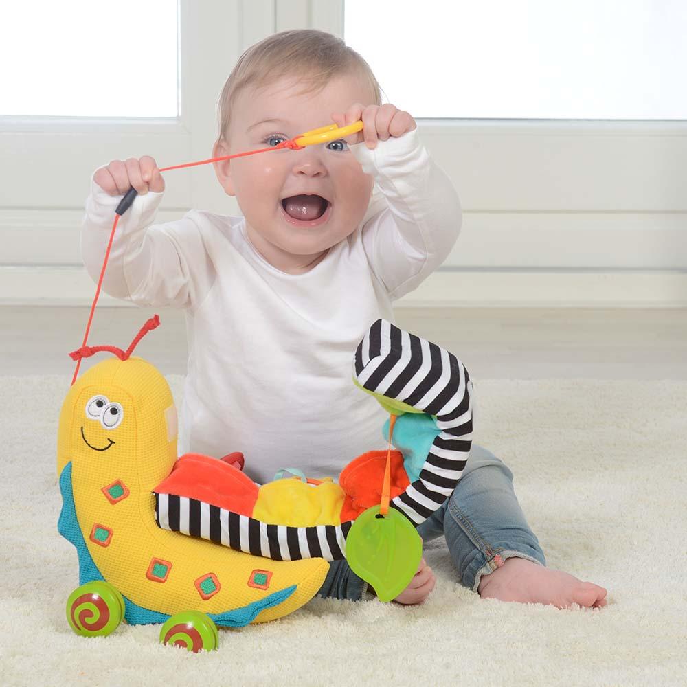 دمية بتصميم حلزونة