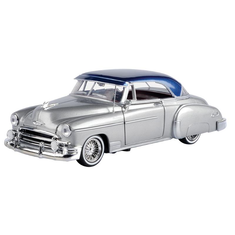 MOTORMAX - Silver Chevrolet car model 1950