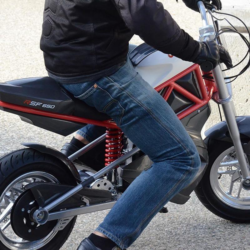 رازور - دراجة ار اس اف 650 الكهربائية لون أحمر وأسود