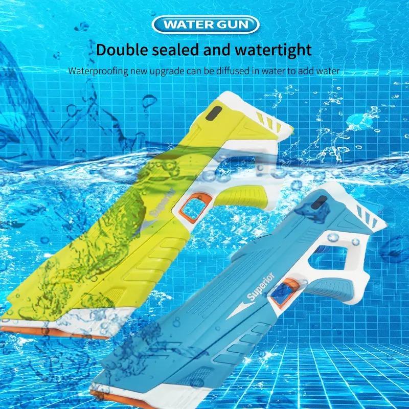 مسدس ماء لون أزرق