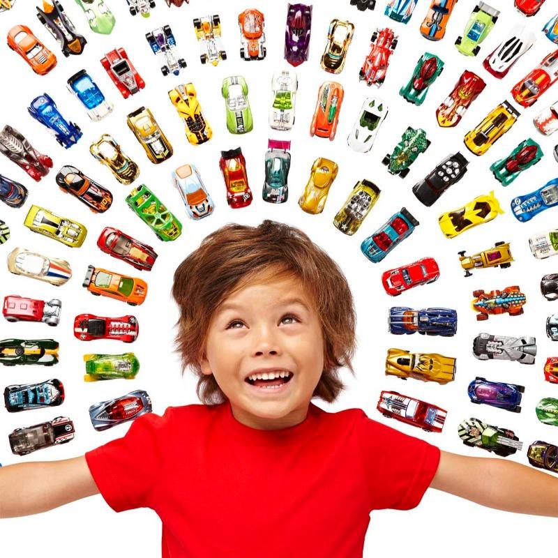 Hot Wheels 3 Car Pack, 1:64 Scale (Styles & Colors May Vary)