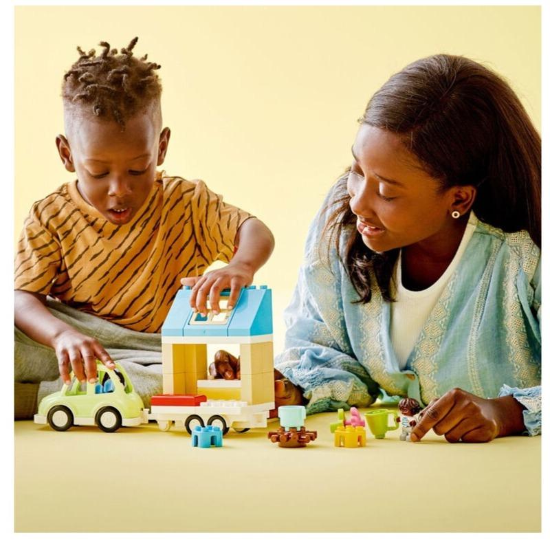 LEGO DUPLO Town Family House On Wheels Building Toy Set - 31 Pcs 10986