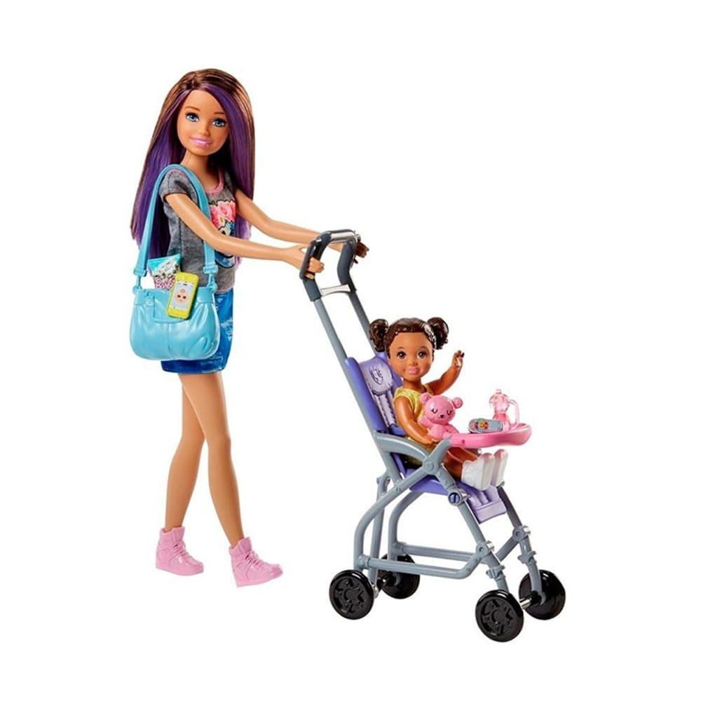 باربي - جليسة الأطفال مع طفلة وعربة
