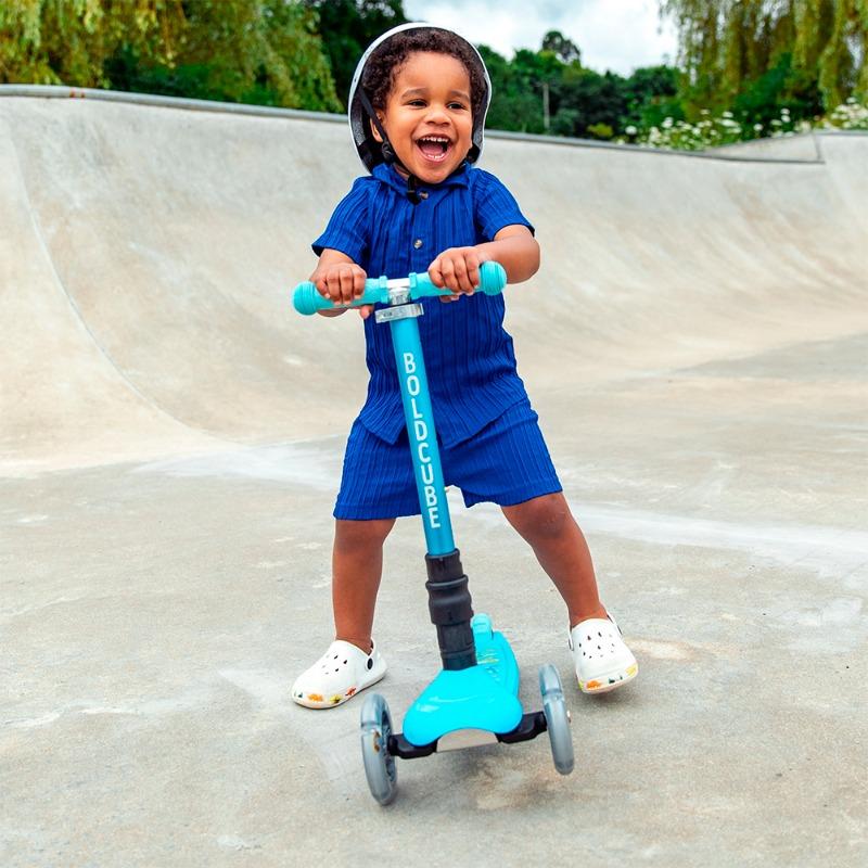 بولد كيوب - سكوتر ثلاثي العجلات قابل للطي على شكل ديناصور (أزرق)