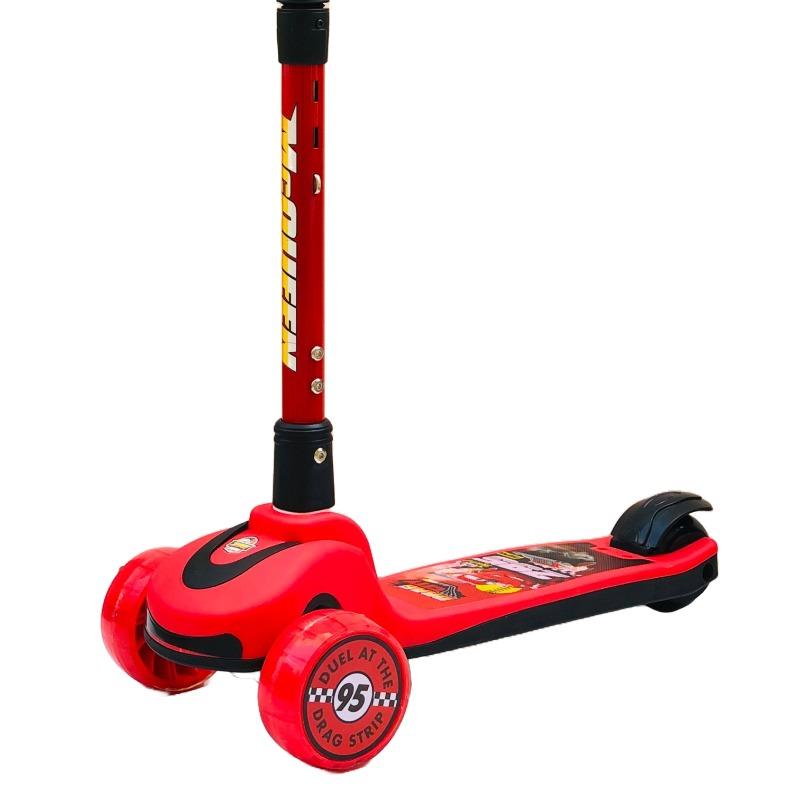 Disney Cars Lightning McQueen Twist Scooter