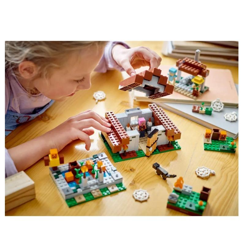 LEGO The Abandoned Village - 422 Pcs