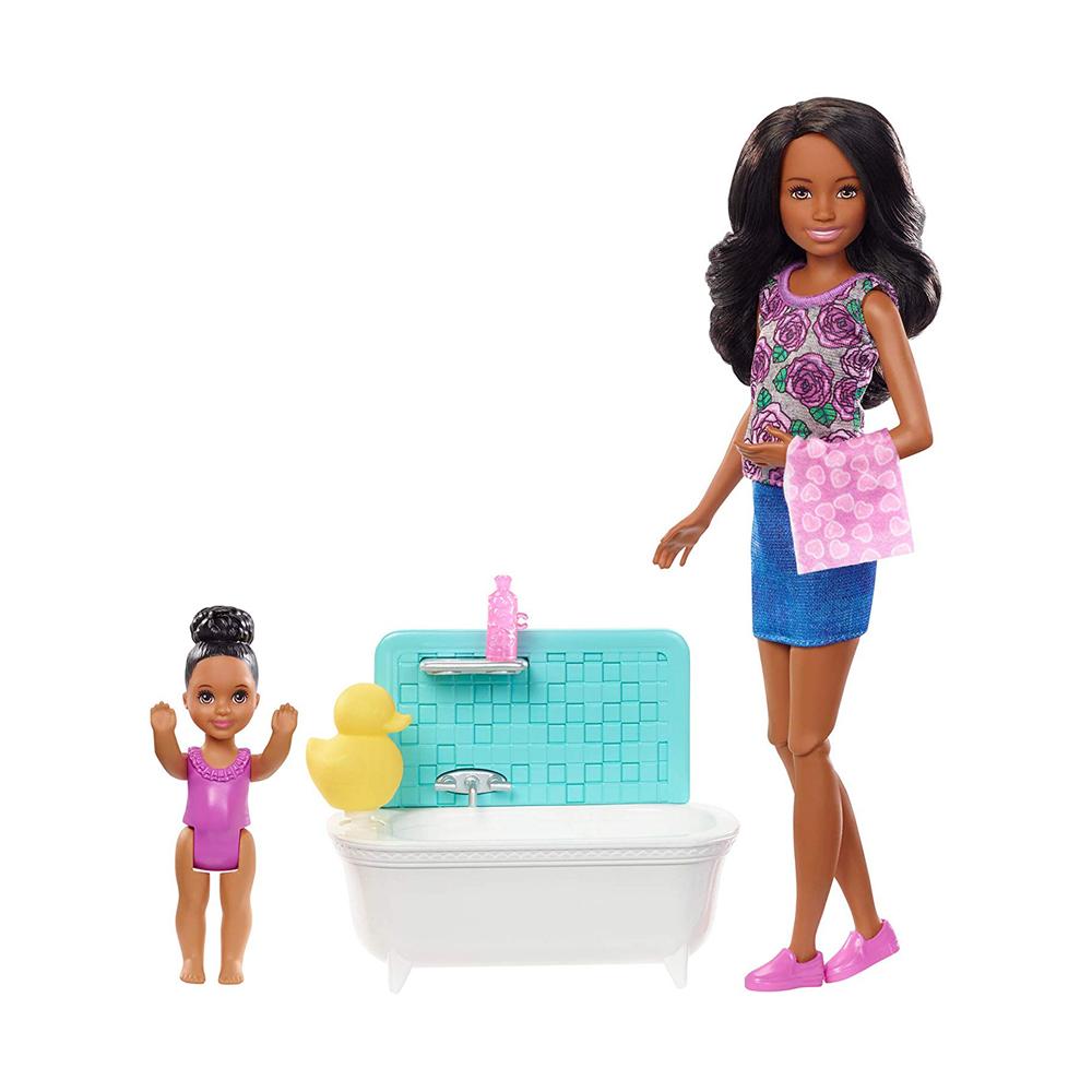 باربي - جليسة الأطفال مع طفل