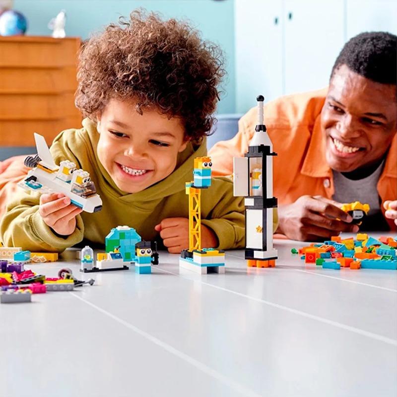 LEGO Classic Space Mission - 1700 Pcs