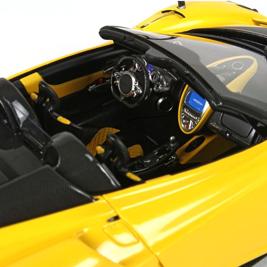 سبيد ميتال - سيارة باجاني هوايرا رودستر 1:32