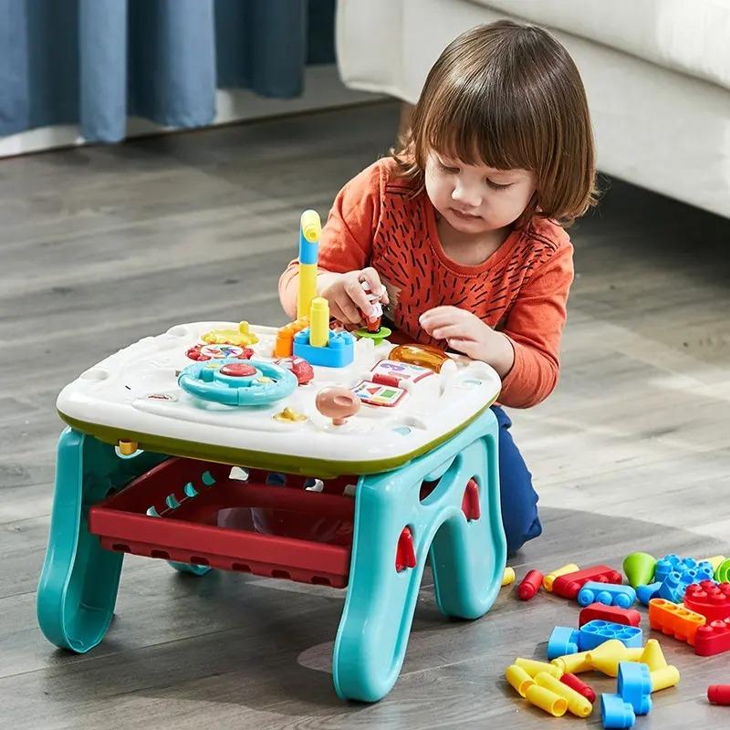 طاولة بناء المكعبات - ألوان متعددة