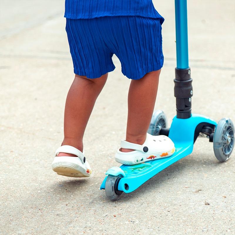 بولد كيوب - سكوتر ثلاثي العجلات قابل للطي على شكل ديناصور (أزرق)