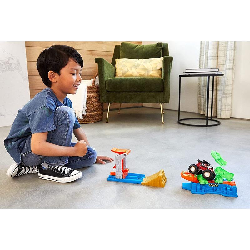 Hot Wheels Monster Trucks Launch And Bash Playset