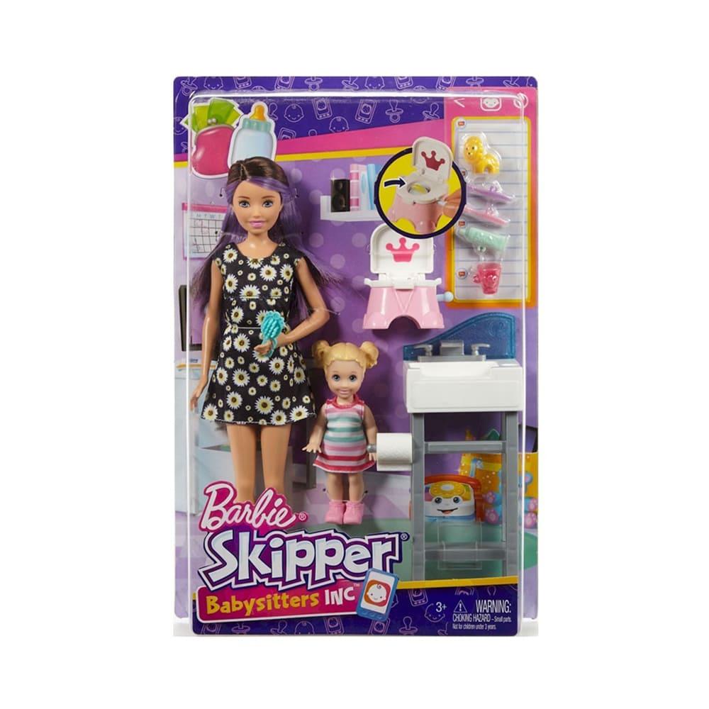 باربي - جليسة الأطفال مع طفلة صغيرة