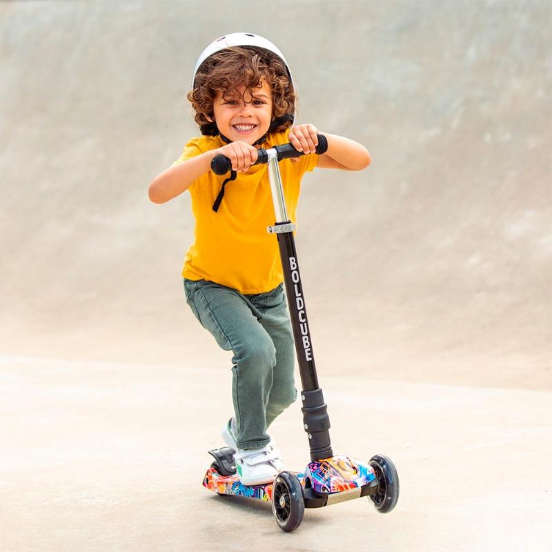 بولد كيوب - سكوتر ثلاثي العجلات قابل للطي ستريت جرافيتي