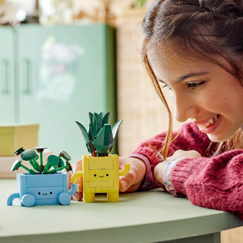 LEGO Botanicals – Happy Plants