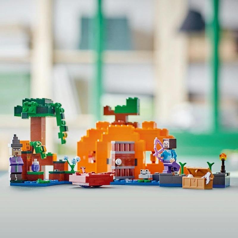 LEGO Minecraft The Pumpkin Farm Set