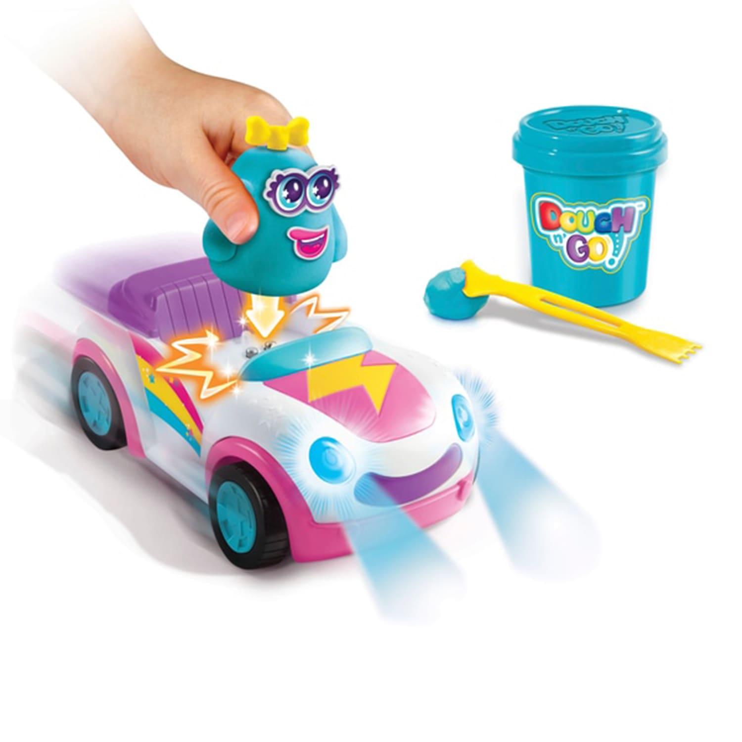 سيارة العمل بالصلصال