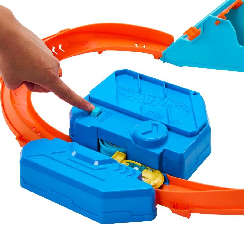 Hot Wheels Deluxe Track Set with Motorized Booster – Boosted Jump Speedway