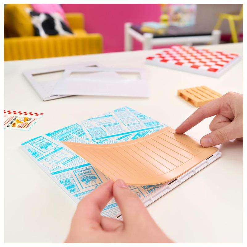 MGA’s Miniverse Make It Mini Spaces Starter Pack – Red