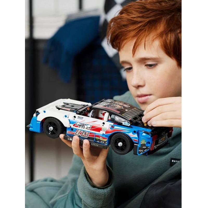 Lego Technic Nascar Next Gen Chevrolet Camaro ZL1