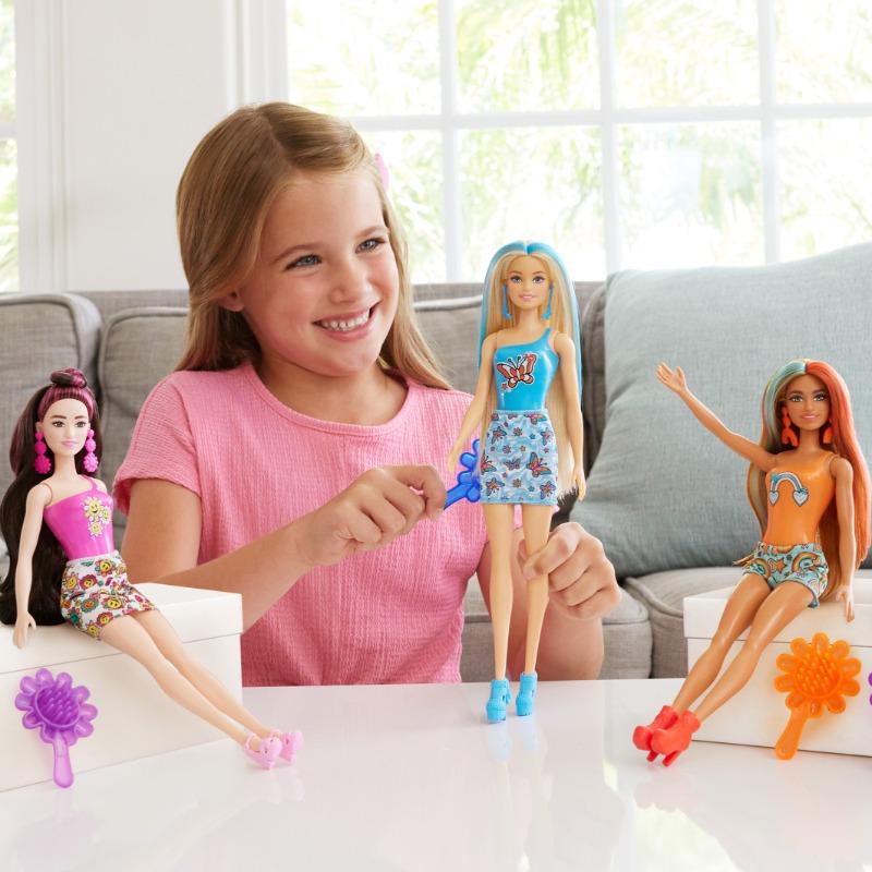 Barbie Color Reveal Doll and Accessories with 6 Surprises