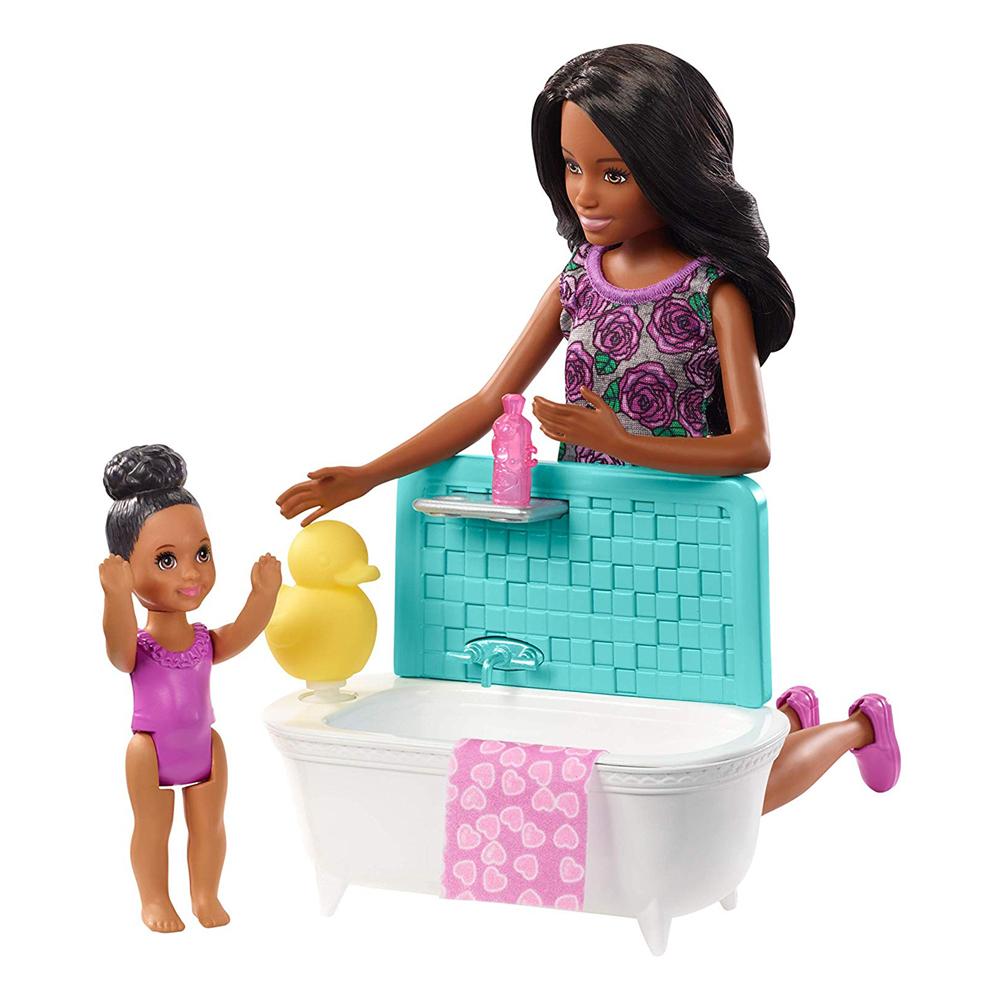 باربي - جليسة الأطفال مع طفل