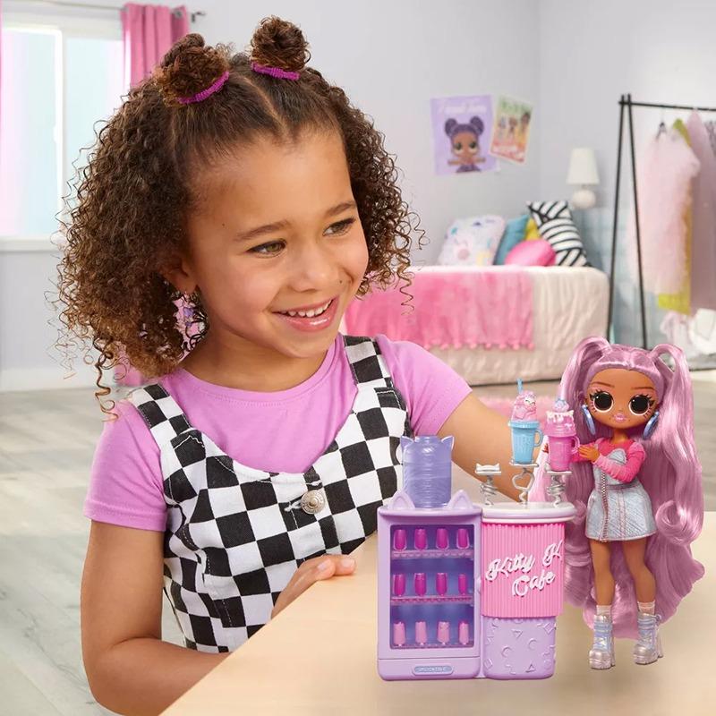 لول سربرايز - دمية او ام جي تصمبم الأظافر كيتي كافيه