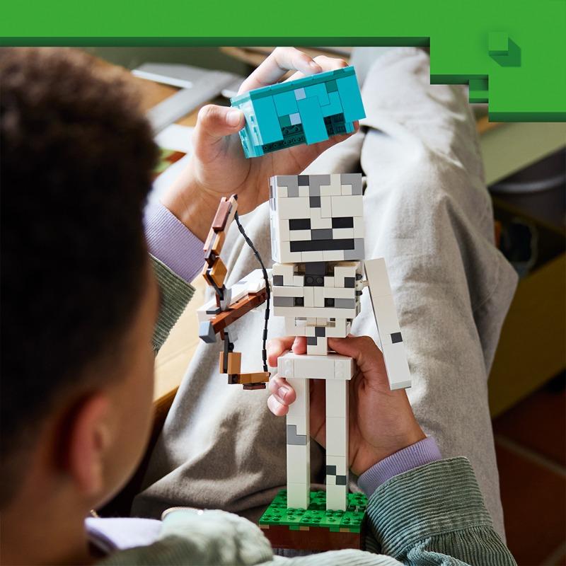LEGO Minecraft The Skeleton Building Set - 502 Pieces