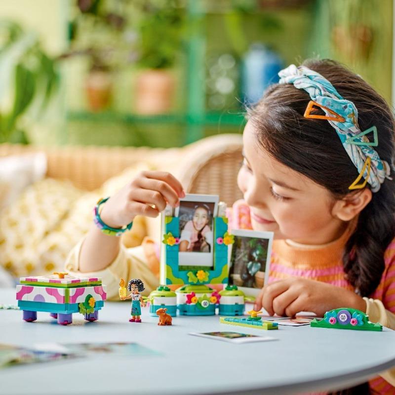 LEGO Disney Mirabel's Photo Frame and Jewelry Box 43239