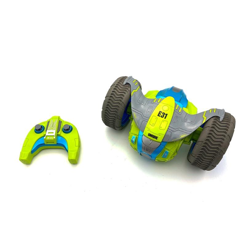 ار سي - سيارة تحكم عن بعد 1:12 بعجلتين كبيرتين سيارة حيل رائعة