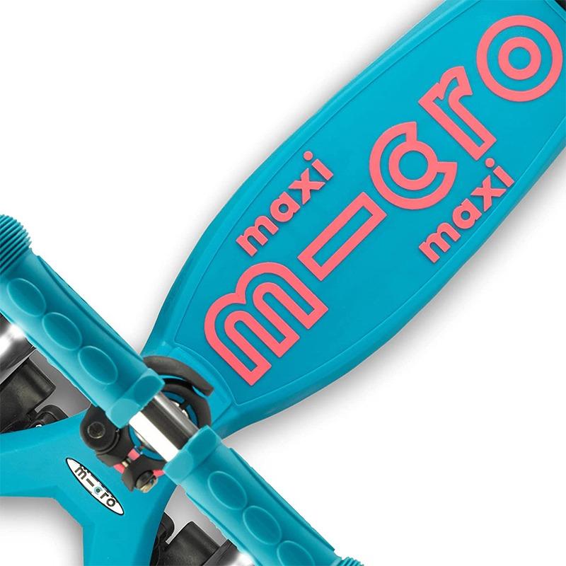 مايكرو ماكسي - سكوتر ديلكس مع إضاءة العجلات - أزرق