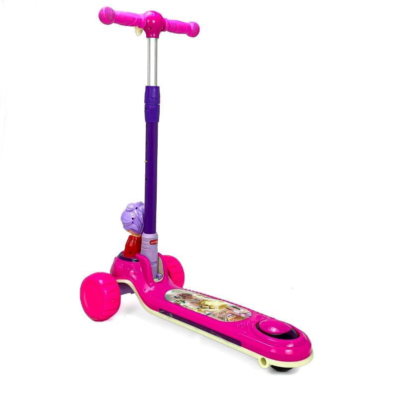 سكوتر الأطفال ثلاثي العجلات مع شخصية
