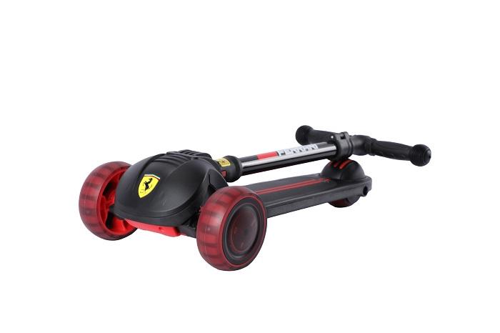 Ferrari Twist Scooter - Black