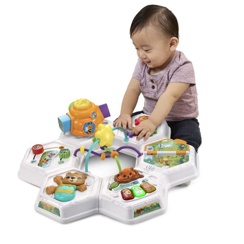 في تك طاولة أنشطة باز آند ليرن