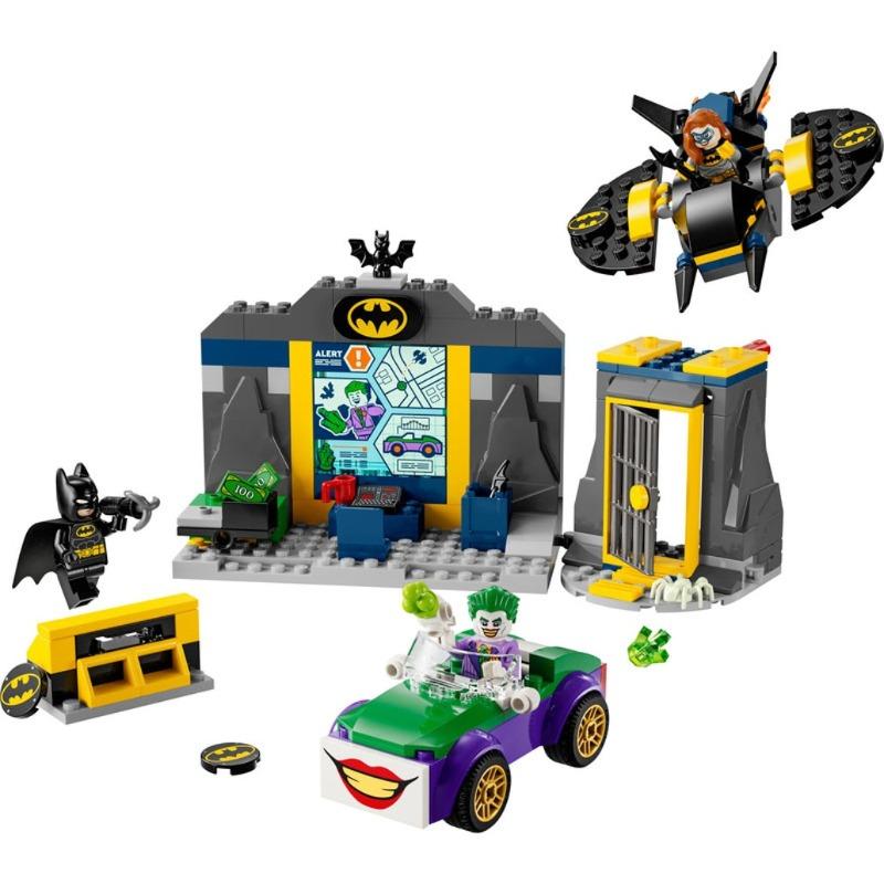 LEGO Super Heroes The Batcave with Batman - Batgirl and The Joker 76272