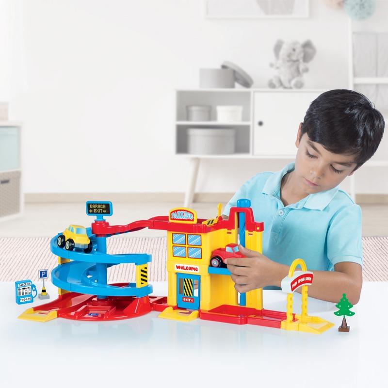 دولو - مجموعة لعب مرآب سيارات مع مسار دائري